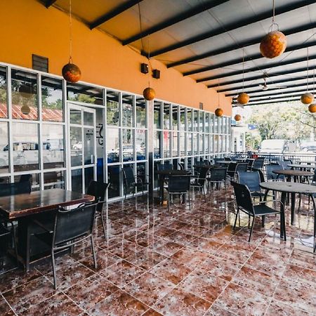 Reddoorz Plus Near Sultan Hasanuddin Airport Макасар Экстерьер фото