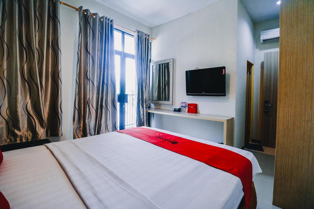 Reddoorz Plus Near Sultan Hasanuddin Airport Макасар Экстерьер фото